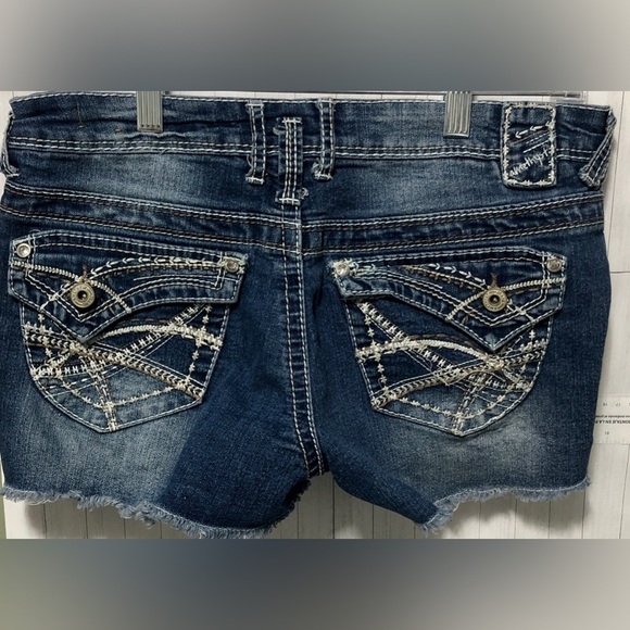 🧧Amethyst blue denim jean shorts - Picture 6 of 6